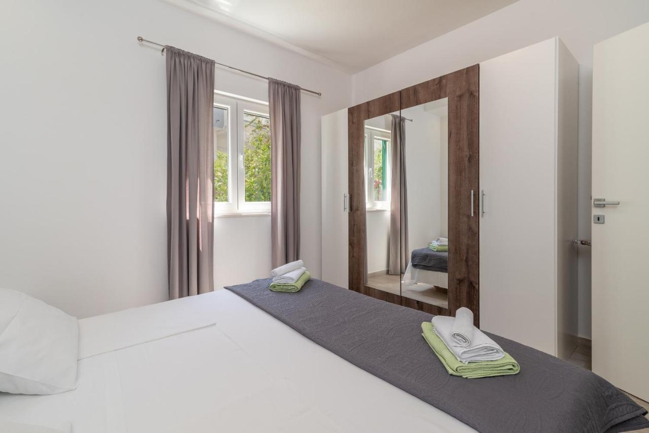 Apartment Ela Trogir Kültér fotó